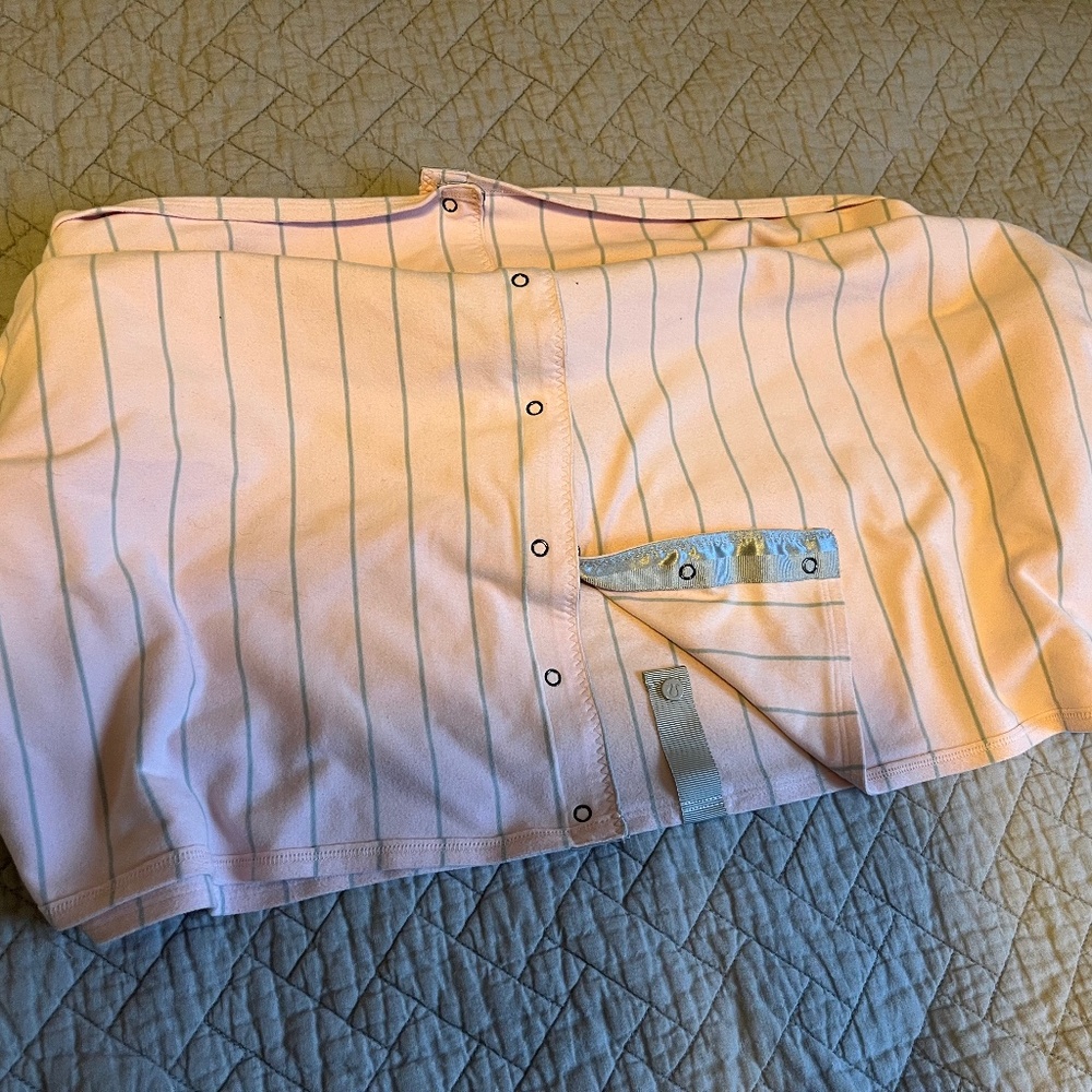 Lululemon vinyasa scarf, light pink and grey pinstripe